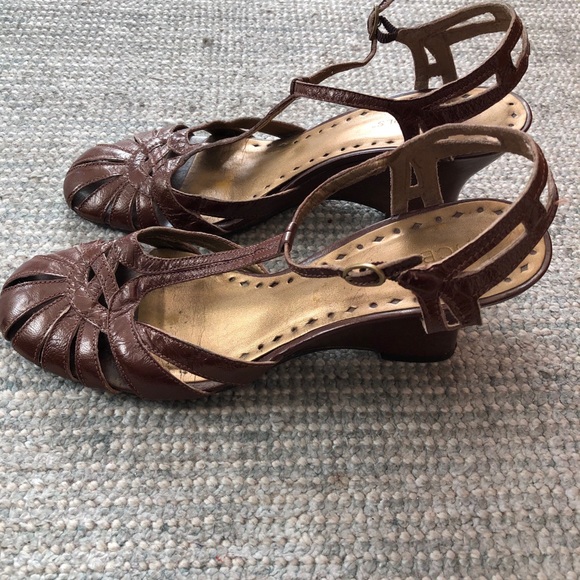 BCBGirls bronze wedge sling back shoes - Picture 2 of 6